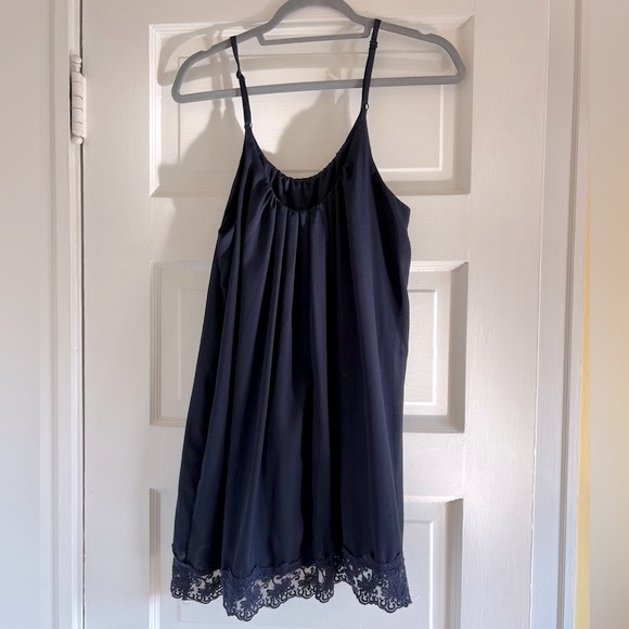 Tobi Cami Shift Dress with Lace Hem in Navy Blue - Picture 2 of 4